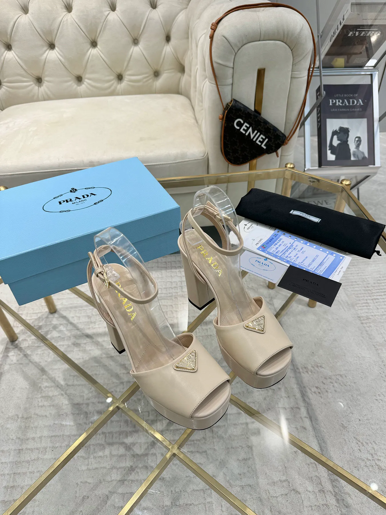 👟👟Ex-factory price 600👟👟 (imitation leather bottom-20) New arrival 👉Ready stock👈Remove the original board and make a 1:1 replica‼ ️The highest version ✅ Prada's early spring catwalk hot style 😘The latest spring style Thick heel square toe water platform series (genuine leather outsole) (simulated leather sole) A must-have for goddesses The upper and the feet are super beautiful 👉The upper is made of imported original calfskin, soft and textured, lining + foot pads, imported sheepskin lining, breathable and comfortable, private model water platform, heel, water platform 4M, heel height 13M Code number 35M-39M (34 40 41 42 customized, non-refundable and non-exchangeable)
